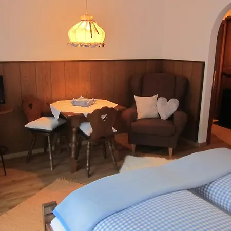 Sailer Apartman *
